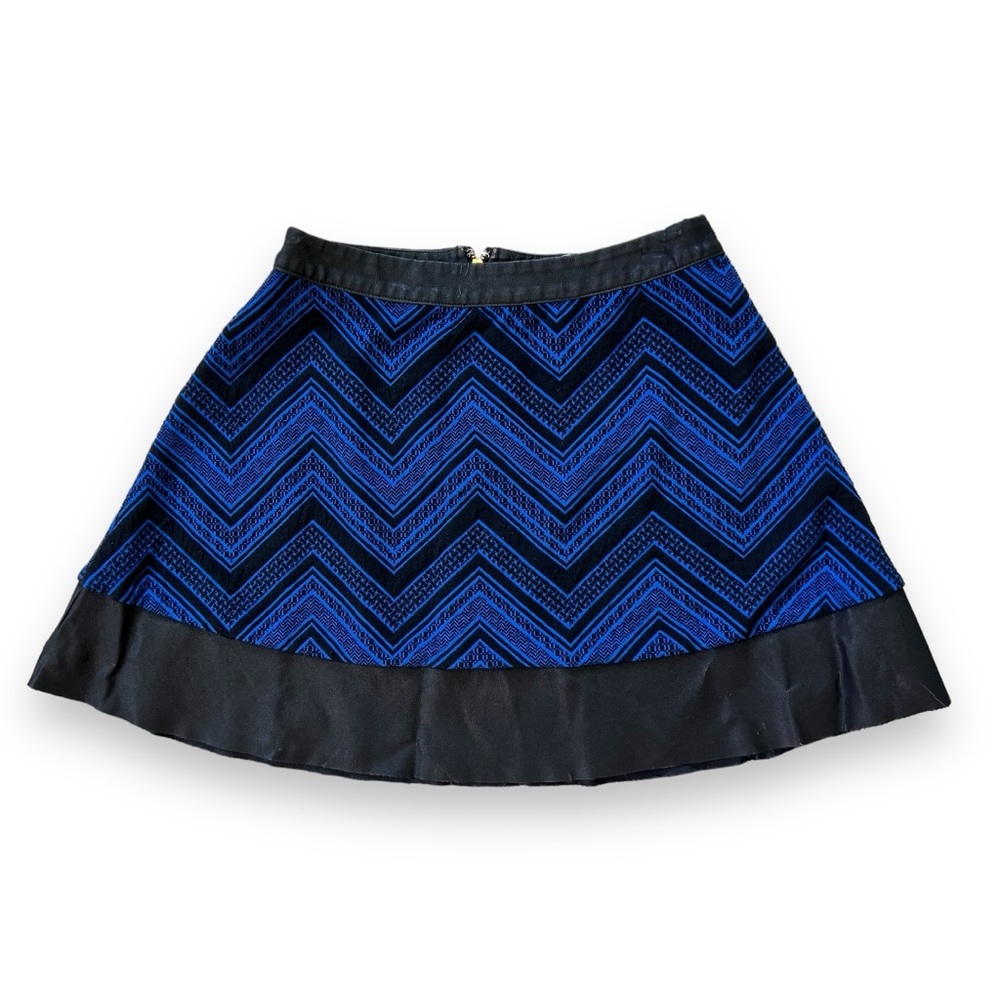 Y2K Candie’s Black and Blue Circle Skirt Chevron Print Design